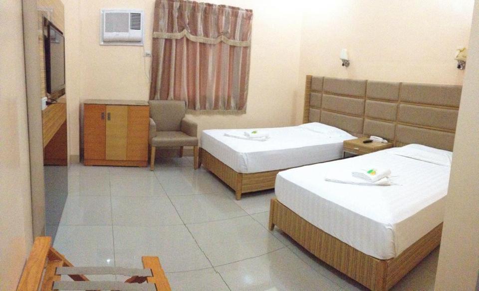 Asia Novo Boutique Hotel - Ormoc Esterno foto